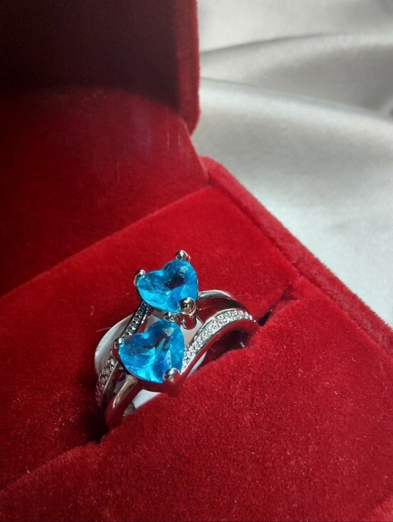 Jewelry - Elegant Blue Heart Ring